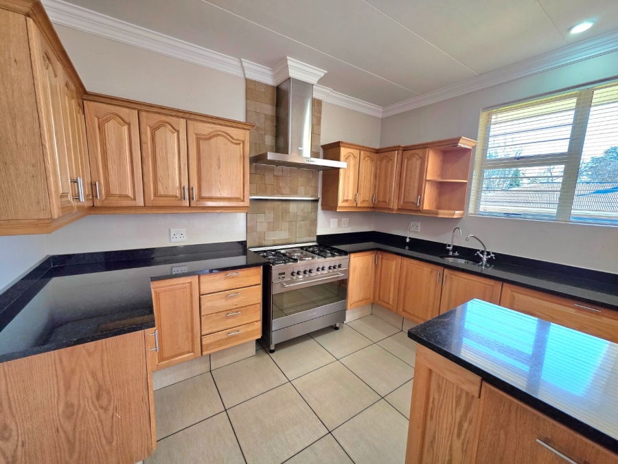 5 Bedroom Property for Sale in Eureka Free State